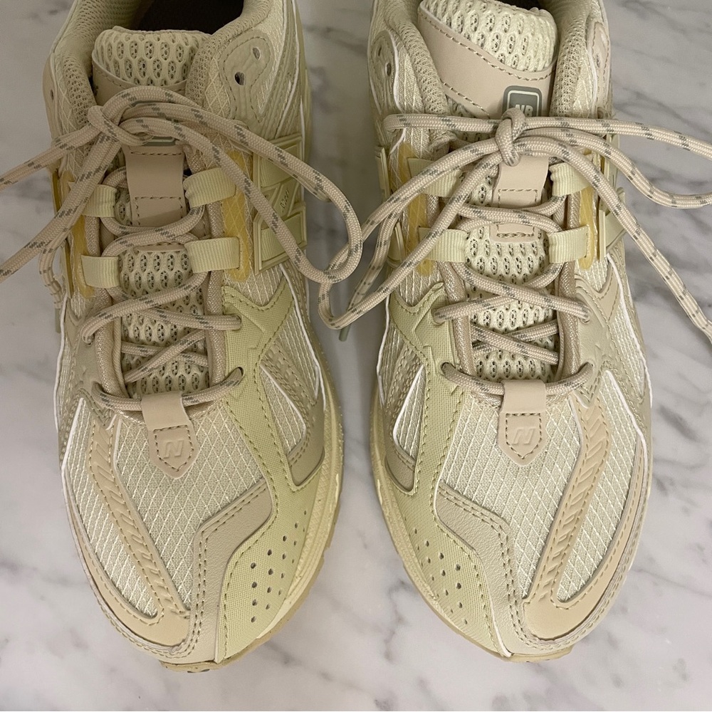 New Balance 1906U Cream Unisex Sneakers. 39.5. New Without Box. - Picture 3 of 13